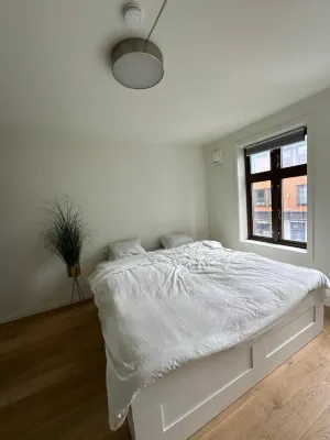 Deluxe central 2 bedroom with view and underground garage