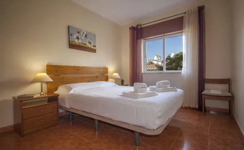 B45 - Main Avenue 2 Bed Apartment - Homestays