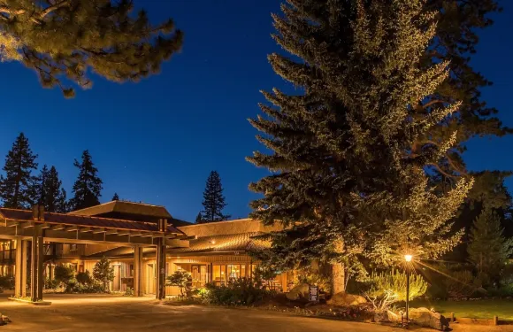 南太浩湖Station House旅館