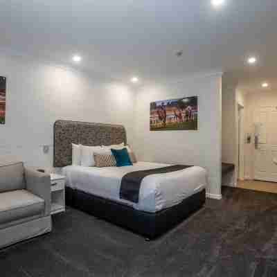 Town Square Motel Rooms