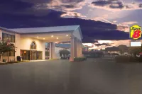 Super 8 by Wyndham Oxford Hotels in Oxford