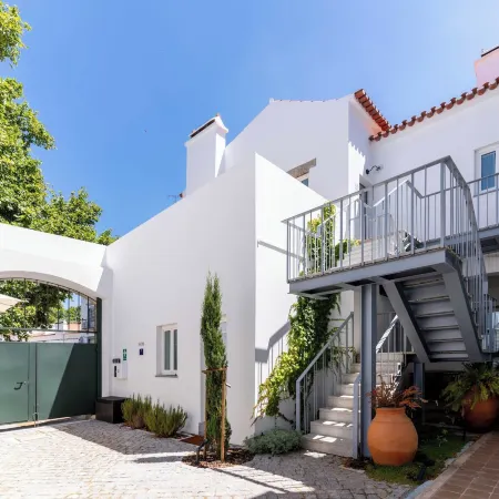 Limehome Evora Largo Dos Penedos