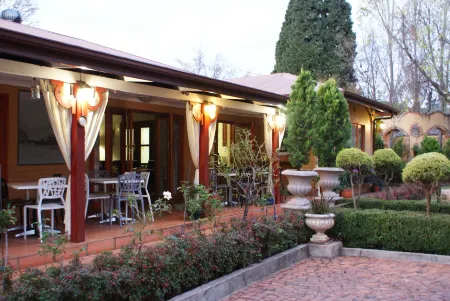 Hampton House Guest House Отели рядом с достопримечательностью «Twenty Three on Riverside»