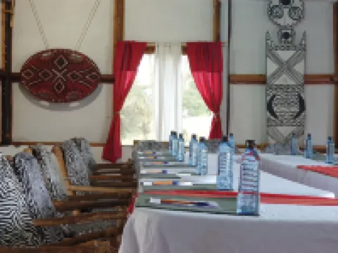 スワラ アカシア ロッジ アティ・リバーのホテル