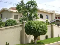 East Airport Guesthouse - Pensions