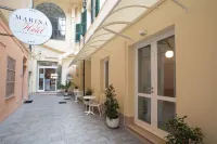 مارينا هوتل تشارمينج رومز فنادق في سافونا