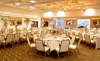 Ashland Hills Hotel & Suites