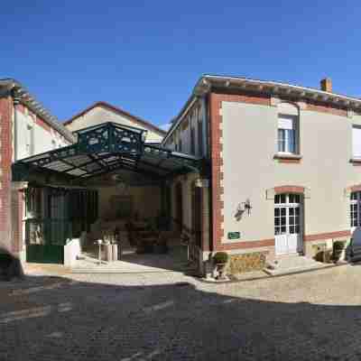 Hotel Castel Jeanson Hotel Exterior
