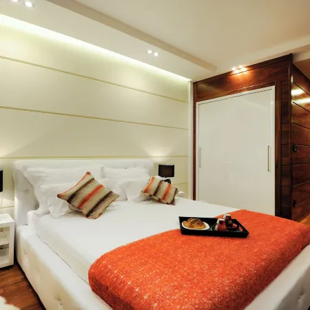 Main Street Studio and Rooms