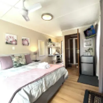 Dolphin Circle B&B