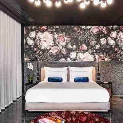 Rosselli AX Privilege Rooms