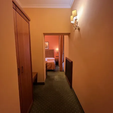 Baltik Guesthouse Отели рядом с достопримечательностью «Ворота Пия»