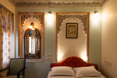 Hostel Mantra Hotels near Crystal Gallery