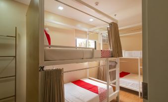 Super OYO 832 the Teepee Place Hostel & Residence Inn