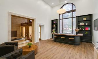 Sosuite 1BR Corner Loft w Park View Gym Lounge