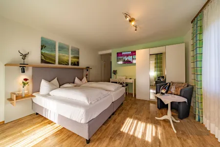 Landhotel Salmen Отели в г. Лаутенбах