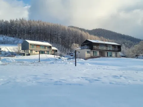 Daegwallyeong Sheep Village Pension Отели рядом с достопримечательностью «Парк Дэгванрён»