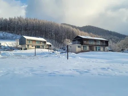 Daegwallyeong Sheep Village Pension Отели рядом с достопримечательностью «Daegwallyeong Sheep Farm»