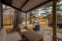 Lake View Hot Tub Modern A-frame