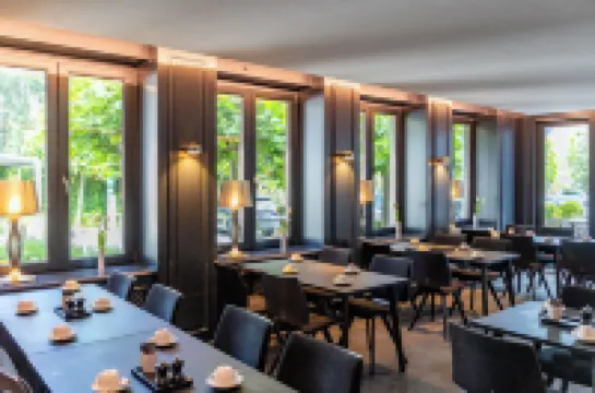 &Repeat Köln Airport