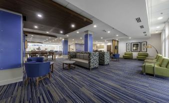 Holiday Inn Express & Suites Staunton