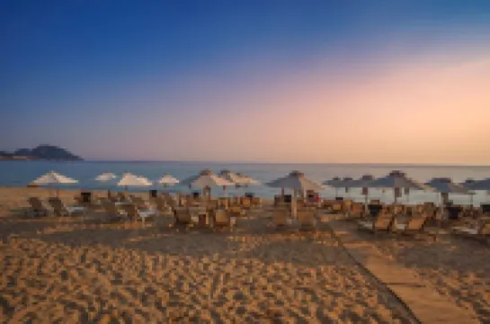 Seafront Kalamata Haven - Blue Luxury Suite