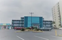 Garden City Inn - parking