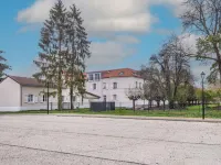 L'Horloge Hotels in Montevrain