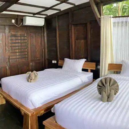 Maniva Particael Resort