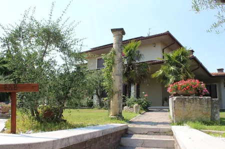 B&B Villa Verona Bike Отели в г. Изола-делла-Скала