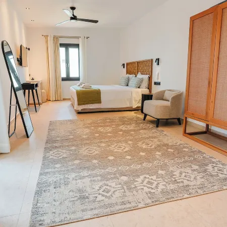 La Maltese Boutique Paros