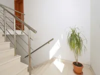 Bright Kaštela Apartment with Balcony and Private Parking Các khách sạn ở Kastel Stari