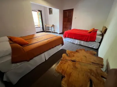 NEIZAN ANEXO Hotels near El Bosque de los Cuatro Caminos