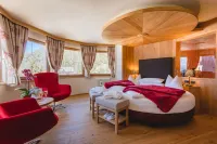 Hotel Cesa Tyrol Hotels in Canazei