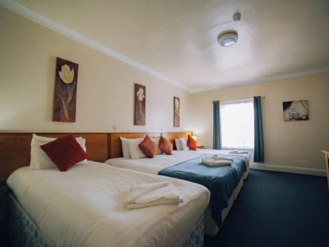 Rooms At 95 Long Street