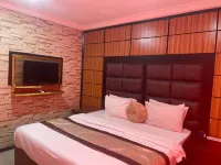 BRICK ROCK HOTEL AND SUITES - spa