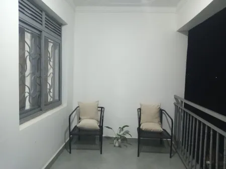 Dutus Hotel Entebbe Отели в г. Lyamutundwe