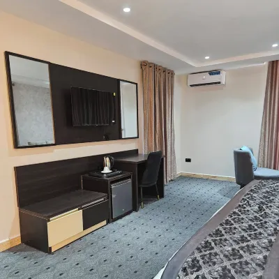 Anibex luxe apartment & apartment Hotels near Kwalika Park