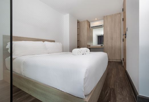 1. 나이한 비치 근..