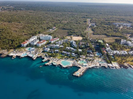 Tracadero Beach Club & Holidays Rentals