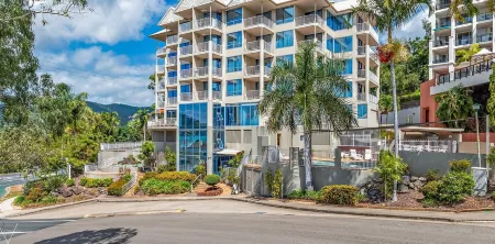 Marina Views at Airlie 10H Отели в г. Мандалей