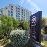 Hôtel Spa du Beryl St Brévin l'Océan Hotels near World biggest snake skeleton