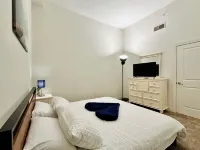 Downtown 2 bedroom Oasis with free parking
