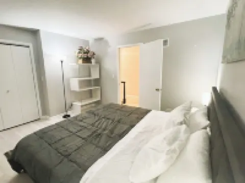 6 Kings Ping-Pong Gazebo! Hotels in Northbrook