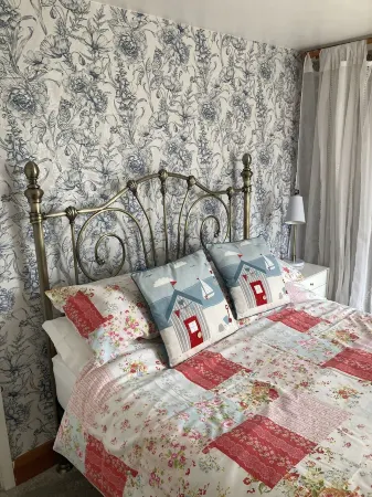 Character Victorian Cottage Opposite Common Land within New Forest National Park