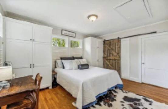 Cornerstone Cottage-Near Downtown-Pet Friendly