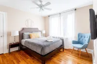 The B&W Haven: Stylish 3BR Escape with Private Office by LI Ferry