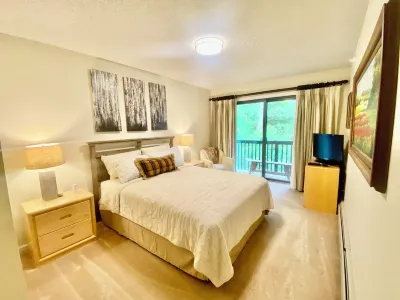 OKEMO WINTERPLACE Best Location, Ski-In/Ski-Out 4BR/3BATH + LOFT.  Spacious.
