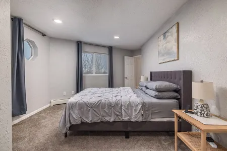 Cozy 2-bedroom condo in charming Wasilla with WiFi