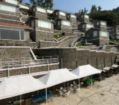 360 เซาท์, คันดาลา